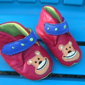 Hanna Anderson soft baby newborn shoes size 18